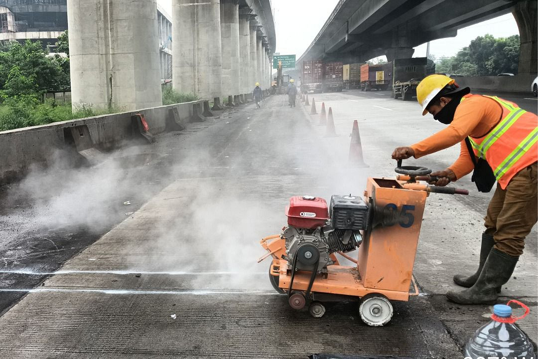 JTT Lanjutkan Pemeliharaan Jalan di Ruas Tol Jakarta–Cikampek untuk Jaga Kenyamanan Berkendara Pengguna Jalan Tol