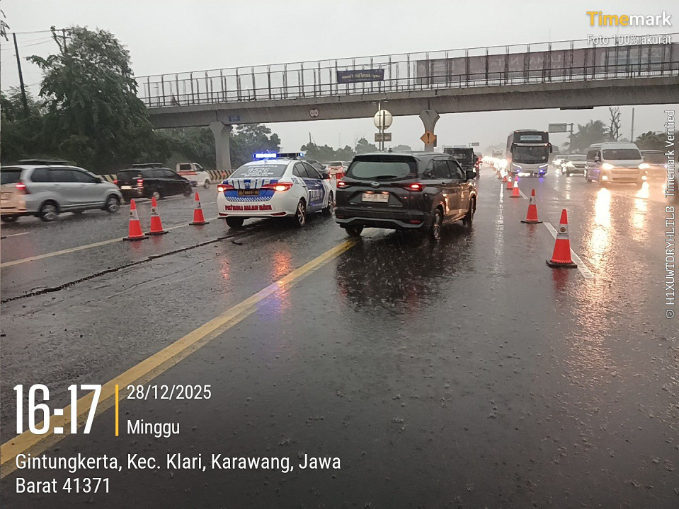 Upayakan Kelancaran Lalu Lintas, JTT Berlakukan Contraflow dari KM 55 s.d KM 47 Arah Jakarta Ruas Jalan Tol Jakarta-Cikampek Atas Diskresi Kepolisian