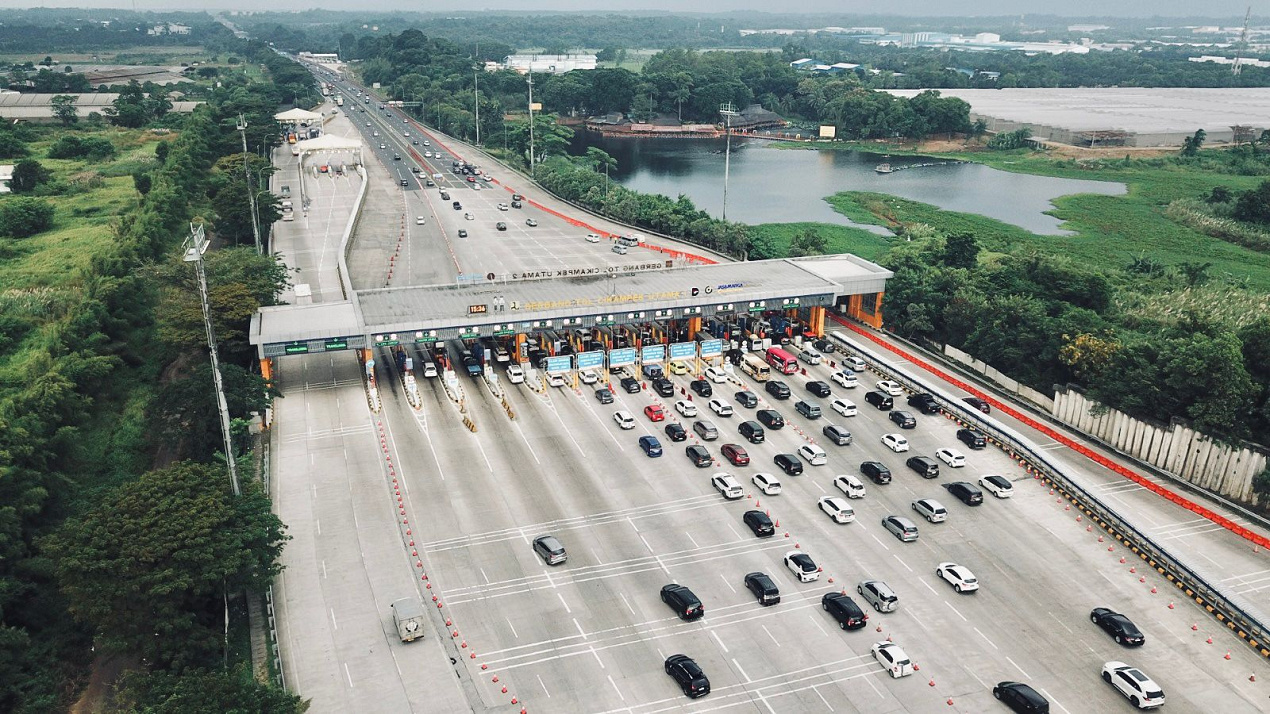 Tembus 523 Ribu Kendaraan Melintas di Gerbang Tol Cikampek Utama, Mobilitas ke Timur Trans Jawa Melonjak Signifikan