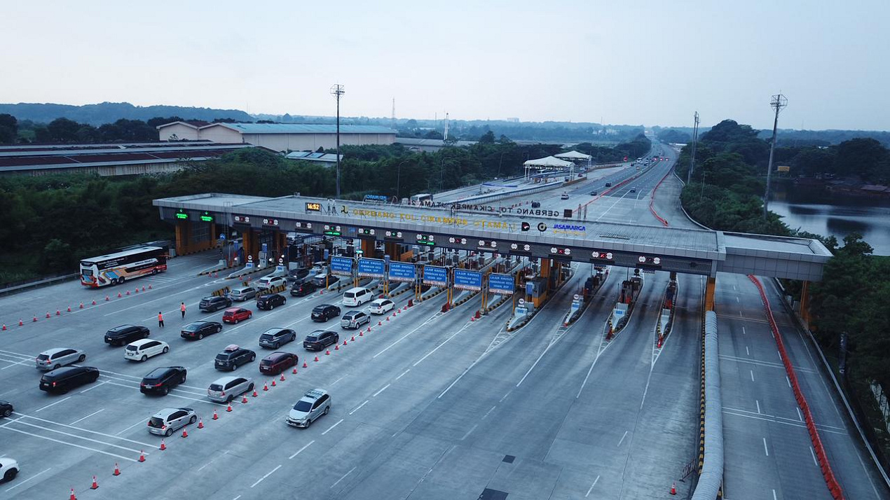 Layanan Gerbang Tol Cikampek Utama Kembali Normal Pasca Penghentian One Way