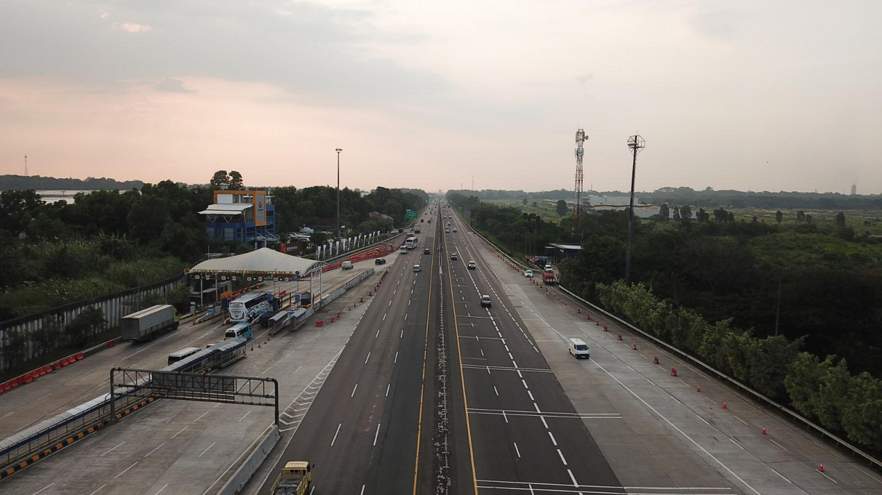 Malam Paskah Dorong Lonjakan Mobilitas, 79 Ribu Kendaraan Dominasi Arah Timur di GT Cikampek Utama