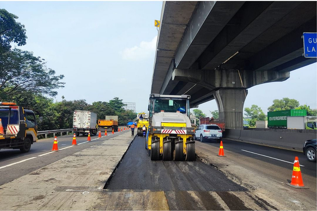 Dukung Kelancaran Mobilitas di Koridor Utama Trans Jawa, JTT Lakukan Pemeliharaan Ruas Jakarta–Cikampek