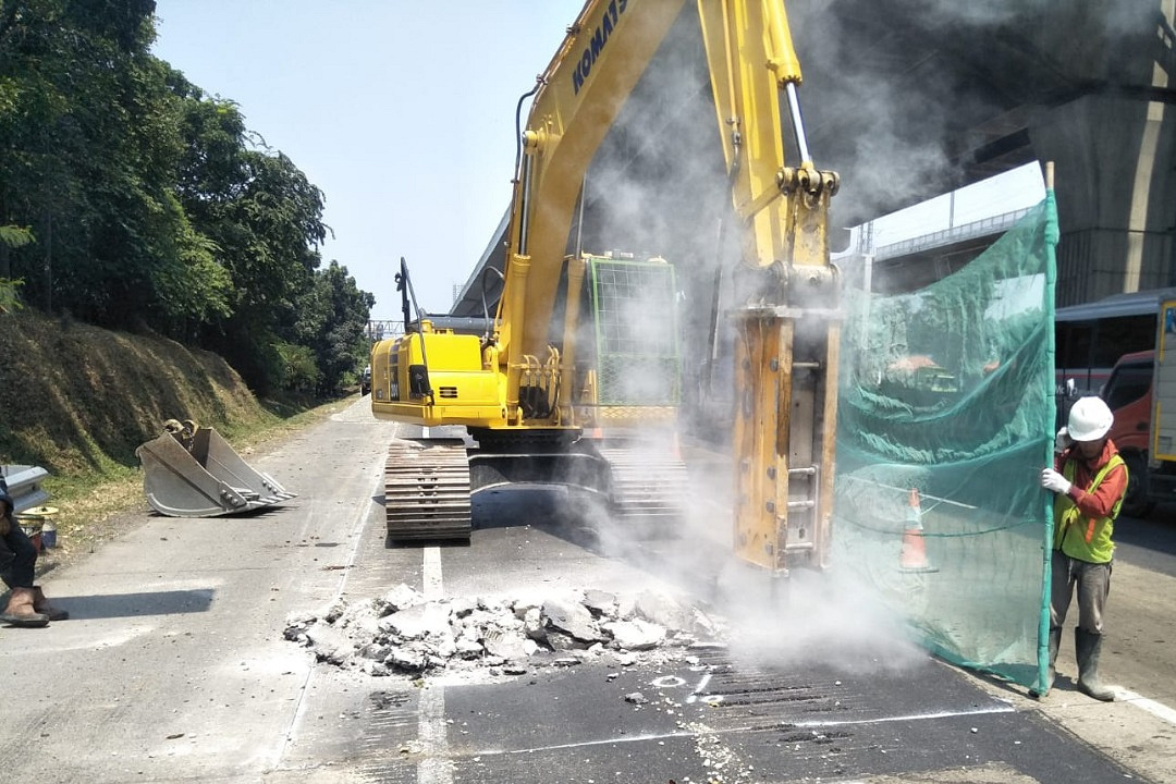 Tingkatkan Kenyamanan Pengguna Jalan, PT Jasamarga Transjawa Tol Lakukan Rekonstruksi di Ruas Jalan Tol Jakarta-Cikampek