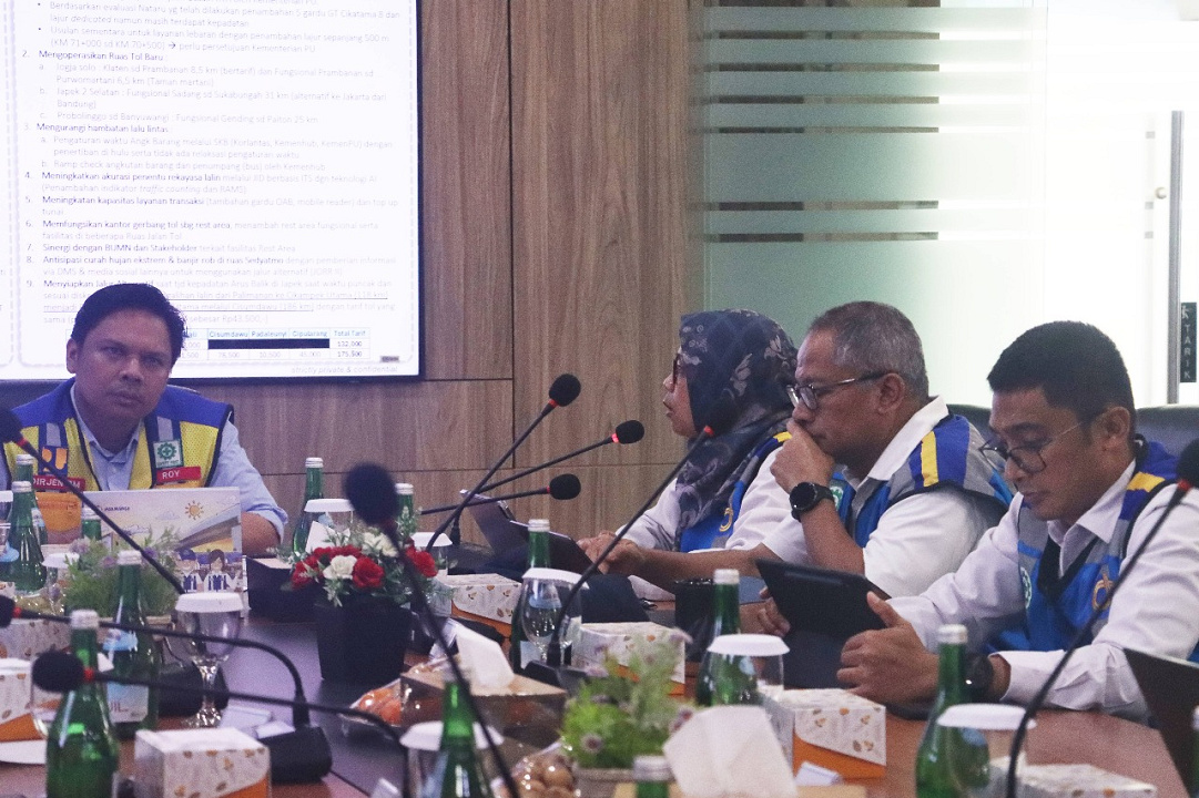 Pantau Layanan Operasional, Dirjen Bina Marga Kunjungi Jalan Tol Jakarta-Cikampek