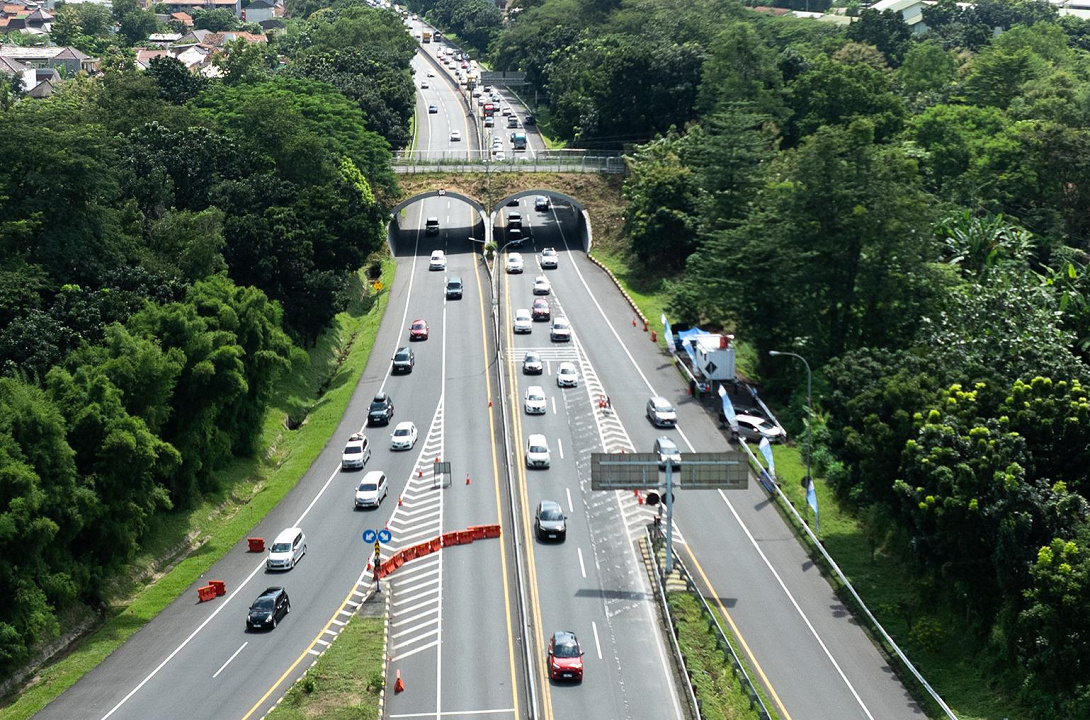 Lalu Lintas Lancar, PT JTT Tindaklanjuti Diskresi Kepolisian Tutup Oneway Lokal Gerbang Tol Kalikangkung Hingga KM 459 Salatiga